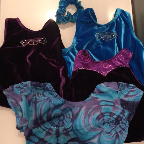 Lot of four gymnastics bodysuits. - Picture 1 of 5